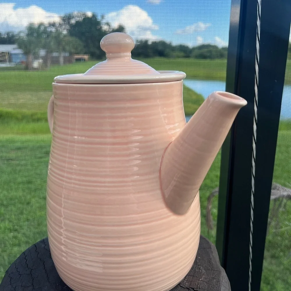 franciscan reflection peach 1982-1984 coffee pot USA 7 3/8” with lid